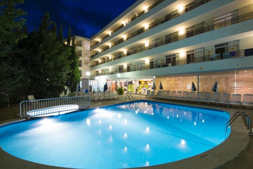 Aparthotel op een goede locatie met vriendelijk personeel