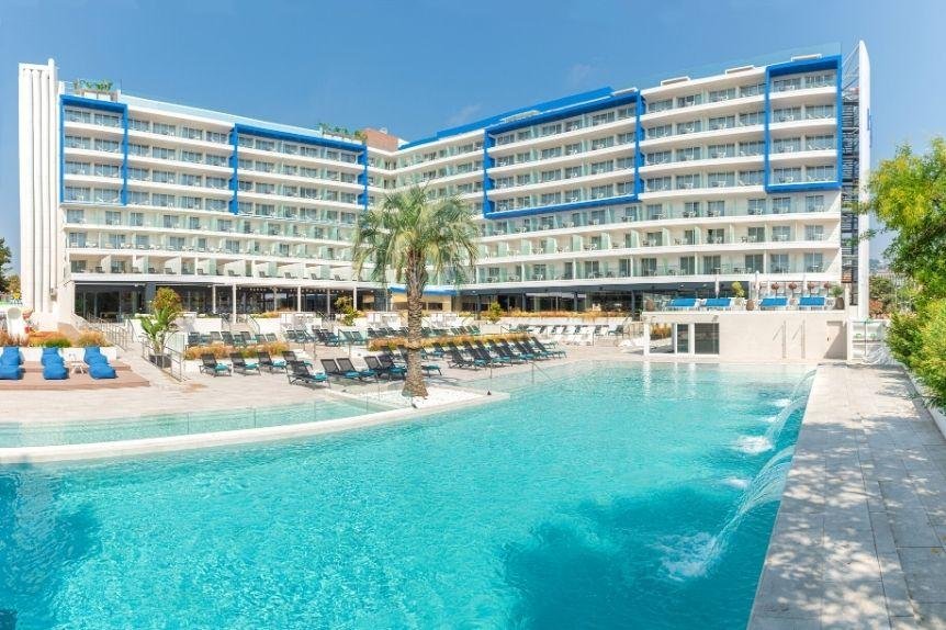Compleet nieuw hotel in het centrum van Lloret de Mar