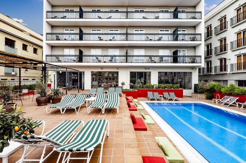 Modern hotel op 300 meter van het strand