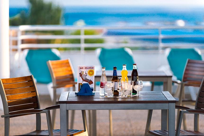 Onlangs compleet gerenoveerd hotel op 250 meter van het strand