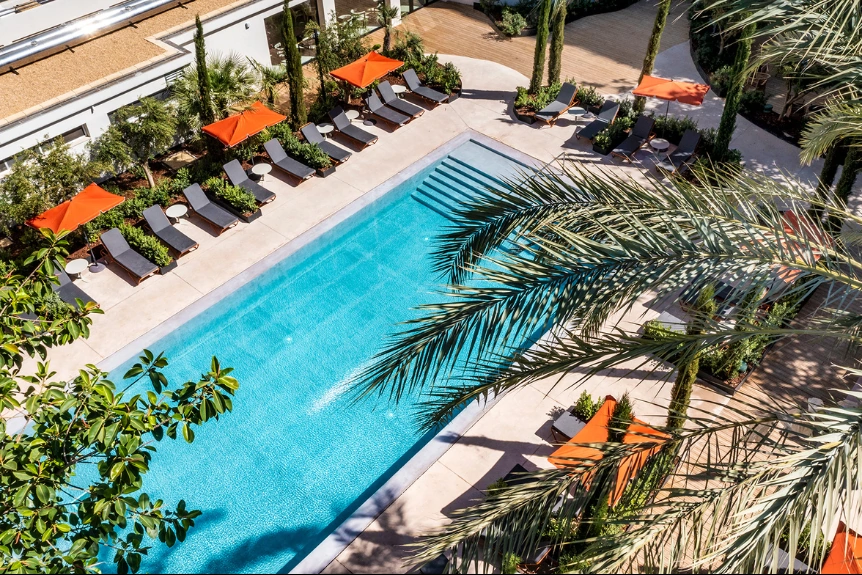 Fijn hotel op 250m van het strand en nabij het oude centrum