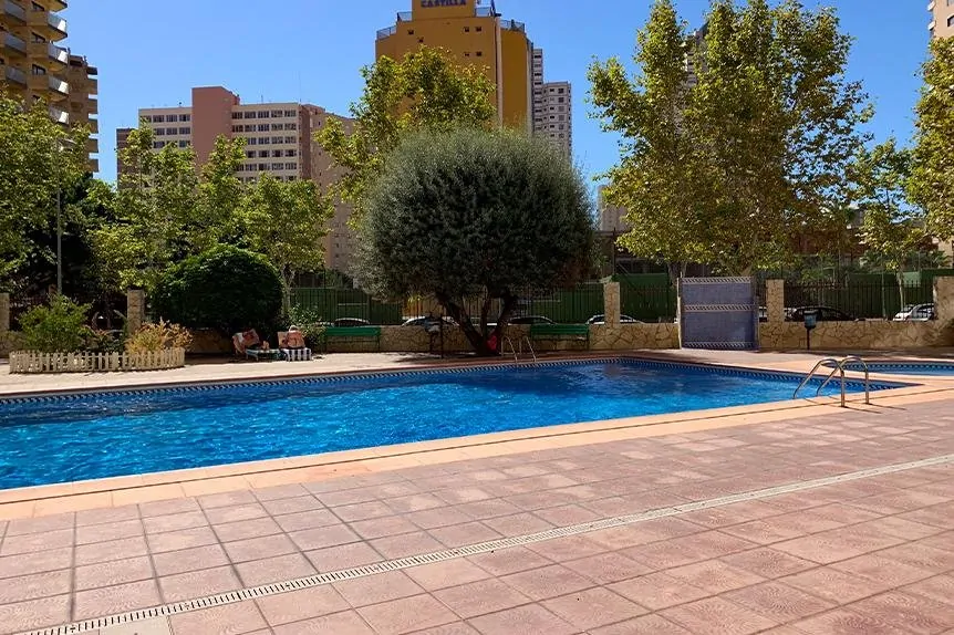 Populair appartementencomplex op 500m van het Levante strand